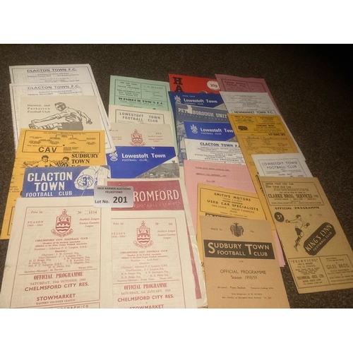 201 - Football : Non league bundle of programmes mostly Southern Area 1950s onwards inc Harwich +P, Clacto... 