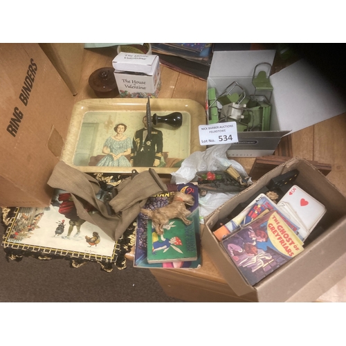 534 - Collectables : Mixed lot of Snow White lead figures, books, marbles etc - interesting lot