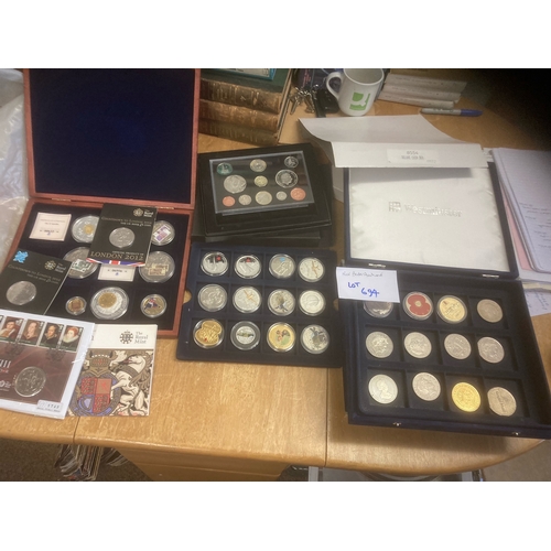 694 - Coins : Collection of various modern crowns inc 2008 Royal Mint set - plus much more - lots of Westm... 