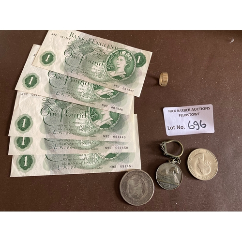 696 - Coins/Banknotes : £1 banknotes - good condition & in sequence N92 091447 - 451 plus gold ring & Geor... 