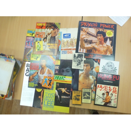 619 - Comics/Magazines : Bruce Lee connected items inc Kung Fu, records, cassettes etc - nice lot