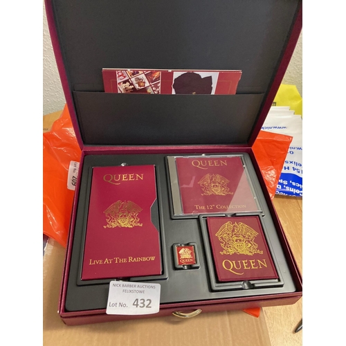 432 - Records : QUEEN fan club box set in good condition