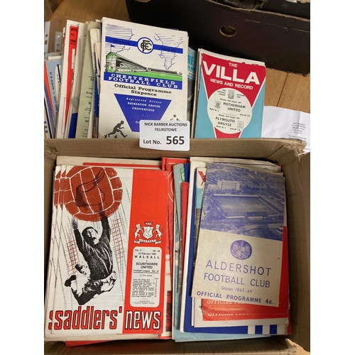 565 - Football : Box of 500 approx 1960s progs - good condition mix of clubs