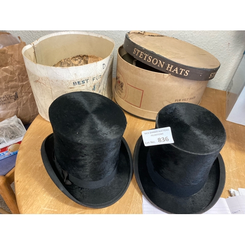 836 - Collectables : 2 top hats within boxes - nice vintage items