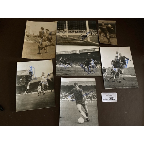 251 - Football : Autographed original press photographs 1960s - CHELSEA (7) inc Bonetti, Houseman, Graham ... 