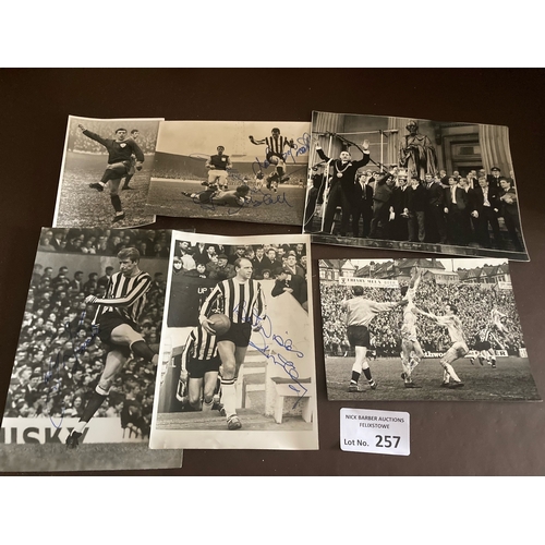 257 - Football : NEWCASTLE Autographed original press photographs 1960s 6x4/8x6 inc Sinclair, Mcgrath etc,... 