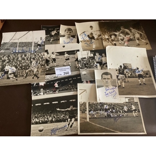 260 - Football : FULHAM Autographed original press photographs 1960s 5x3 - 8x6 inc Clarke, Haynes etc, all... 