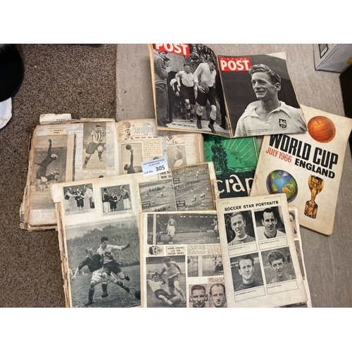 305 - Football : Box of vintage 1940s onwards scrapbooks - really nice lot