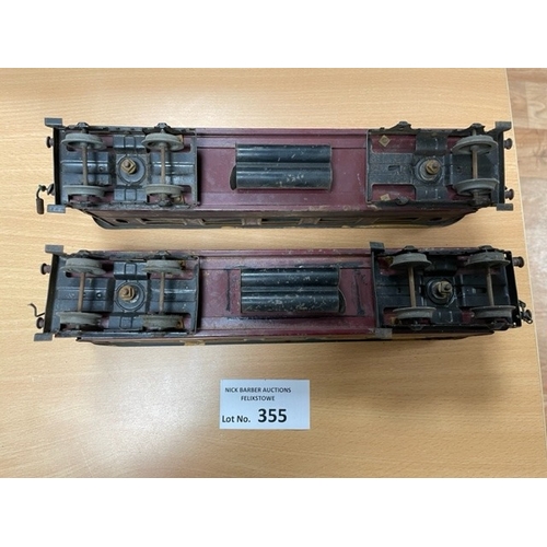 355 - Diecast : Hornby 'O' Gauge pair of LMS Saloon coaches - reasonable condition