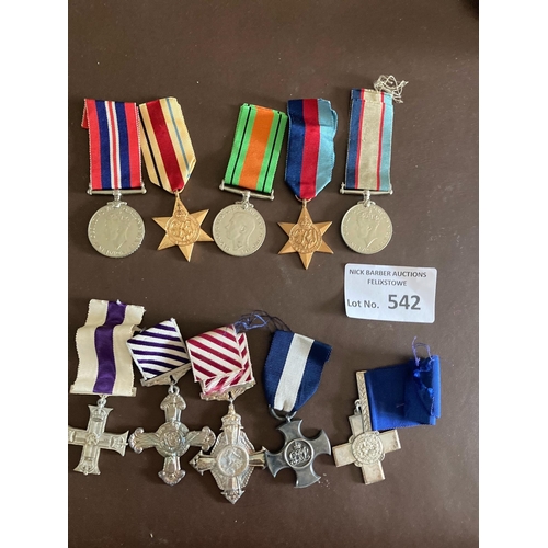 542 - Collectables : Militaria - Medals , nice selection of medals WW2 etc, most inscribed VX3220 F J Whit... 