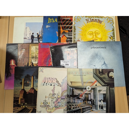 205 - Records: Assortment of Progressive Rock albums, including Pink Floyd, Hawkwind, Deep Purple etc.; co... 