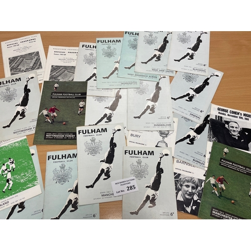 285 - Sports Memorabilia; Football: Collection of mostly 1960s football programmes; including many Fulham,... 