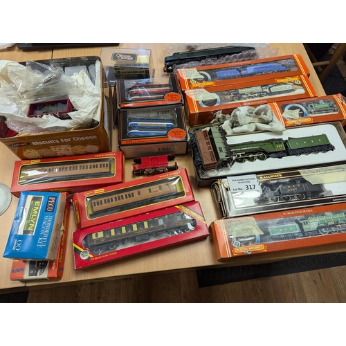 317 - Diecast; Railway: Large lot including mostly Hornby boxed engines; 8 in total (6 boxed), plus other ... 