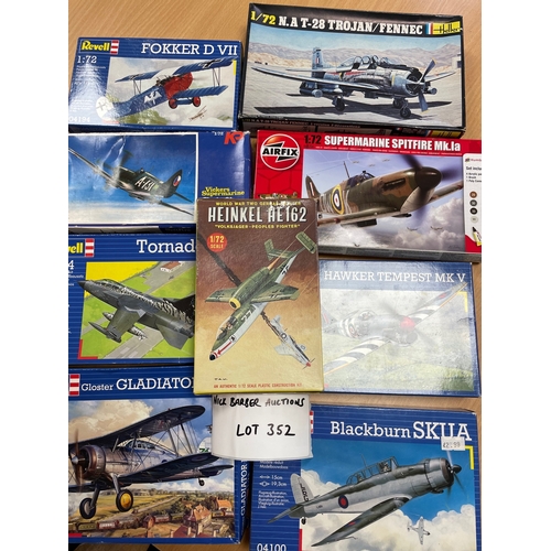 352a - Diecast: Assortment of mostly plane model kits, including Revell, Airfix, Heller etc.; (16). ** Plea... 