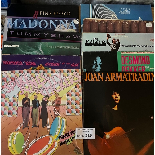 219 - Records: Prog Rock collection of albums, including Pink Floyd, Yes, Grateful Dead, etc.; approx. 30,... 