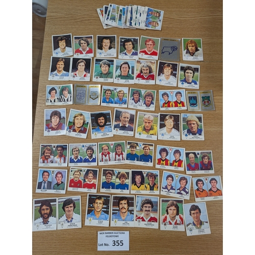 355 - Cards; Gum Cards: Football gum cards mixed lot, including A + BC, Topps, Typhoo, Panini 80, 85 and 8... 