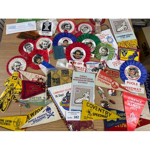 382 - Sports; Speedway: Box of memorabilia, magazines, boards, stickers, calendar, sew-on rosettes, and a ... 