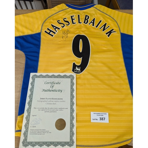 387 - Sports; Football: Replica Umbro Chelsea shirt, signed by Jimmy Floyd Hasselbaink, with certificate o... 