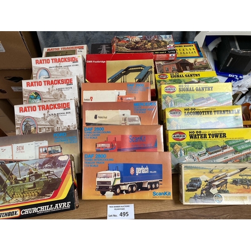 495 - Diecast: Model Kits mostly relating to railway, trucks, war; including Airfix, Matchbox, Hornby; all... 