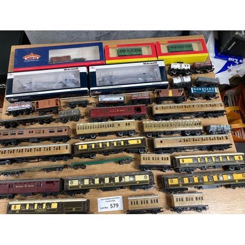 579 - Diecast; Trains: 2 boxes of carriages and wagons; mostly unboxed, includes Bachmann, Warwell, Hornby... 