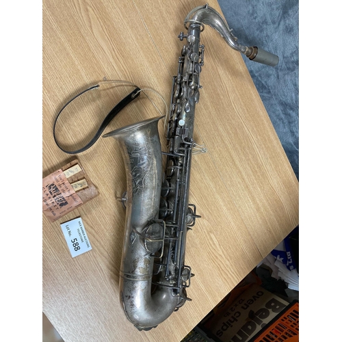 588 - Collectables; Musical Instruments: Buescher Elkhart made in Indiana Saxophone, silver plated, antiqu... 