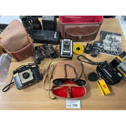 598 - Collectables: Mixed lot of vintage cameras and binoculars, all untested, including Kodak.