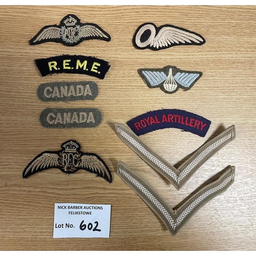 602 - Collectables; Militaria: WW2 British insignia, including pair of tropical L. Corporal stripes, Pr Ca... 