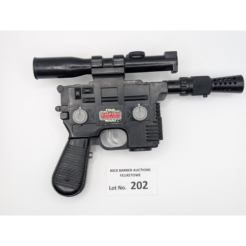 202 - Vintage Toys: Star Wars The Empire Strikes Back Han Solo Blaster, working, unboxed.