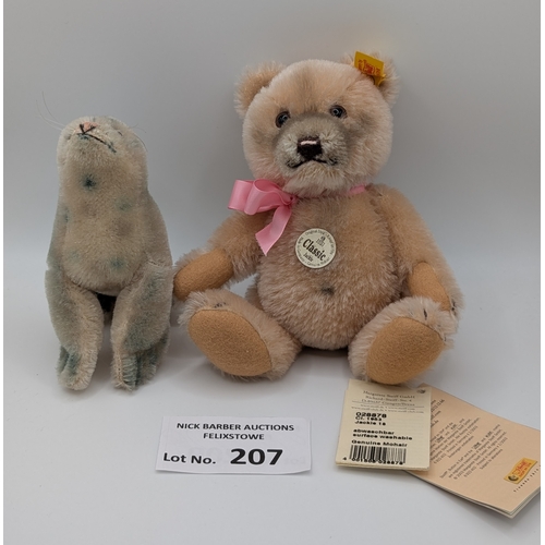 207 - Teddy Bears: Steiff assortment including Music Bear with certificate, Jackie Classic replica with sw... 