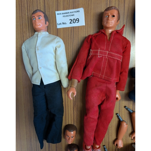 209 - Vintage Toys: Six Million Dollar Man assortment including 2x figures, plus boxed Bionic Transport an... 