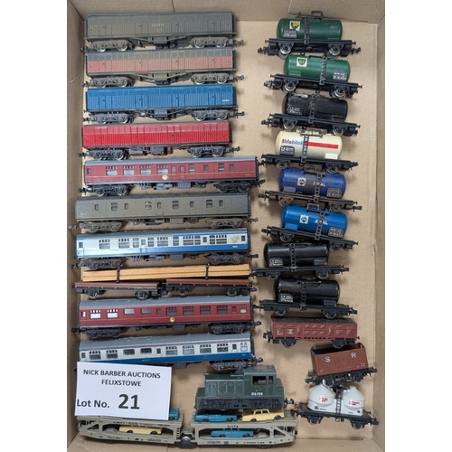 21 - Trains: Lima assortment of carriages, tank wagons, etc.; also including Lima D2785 Diesel Shunter; c... 