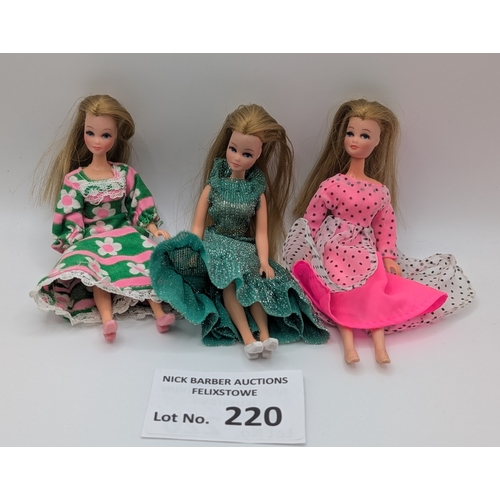 220 - Vintage Dolls: Palitoy Pippa trio, including standard Pippa, Princess Pippa and Dancing Pippa; all w... 