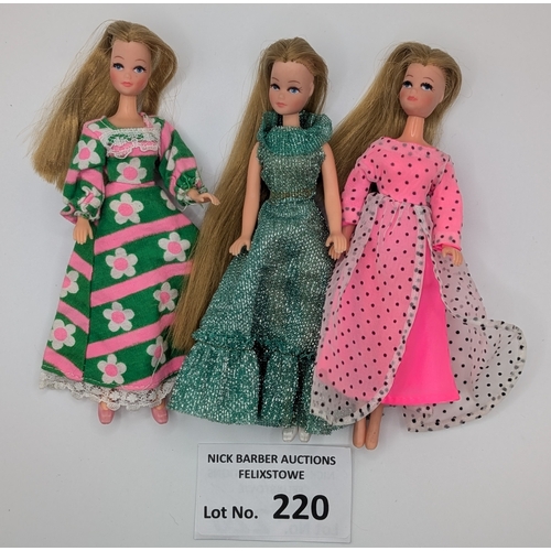 220 - Vintage Dolls: Palitoy Pippa trio, including standard Pippa, Princess Pippa and Dancing Pippa; all w... 