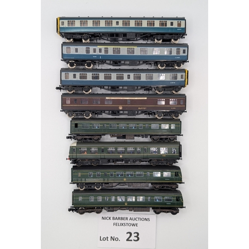 23 - Trains: Graham Farish N Gauge assortment of carriages/coaches, unboxed, generally Good with some not... 