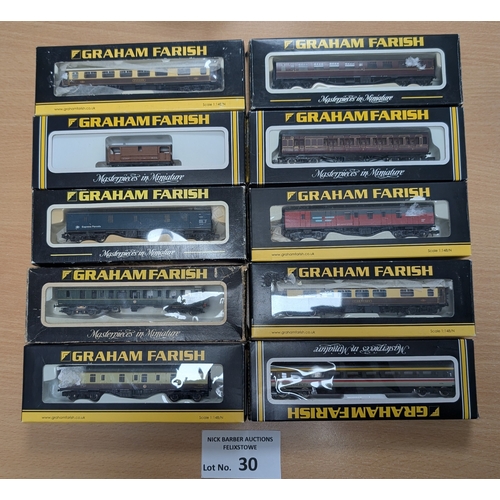 30 - Trains: Graham Farish assortment of N Gauge boxed coaches/carriages/wagons; generally Good with some... 