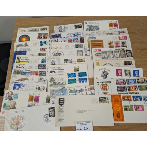 15 - Stamps: Box of 1000s of world/GB stamps, plus 5x GB/world Mint/Used albums.