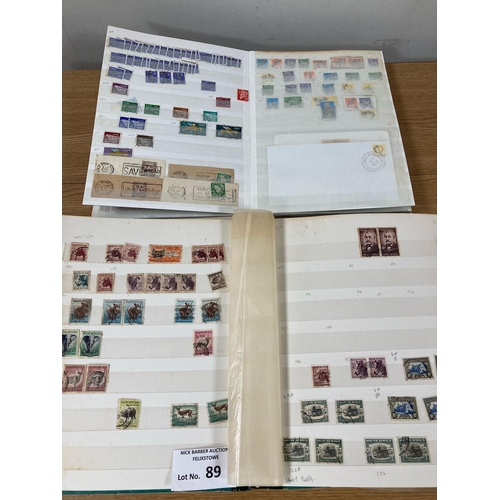 89 - Stamps: World stamp collection in albums and stockbooks, with wide variety of old/modern, 17 volumes... 