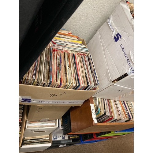 216 - Records: Large quantity of 7