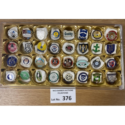 376 - Sports; Football: Football badges; 4 boxes of generally modern non-league club issues, and a few for... 