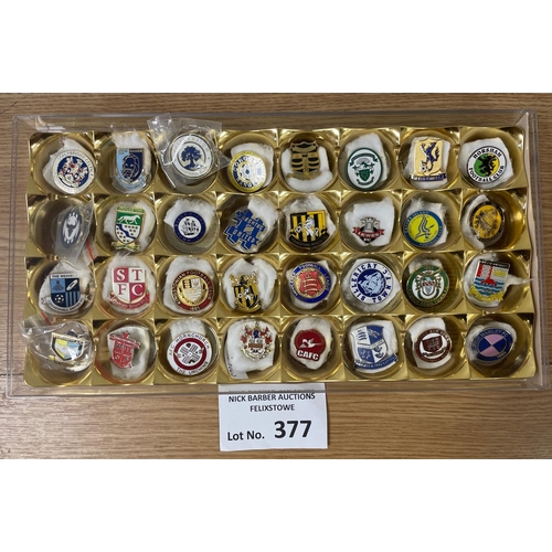 377 - Sports; Football: Football badges in 5 boxes; all non-league; Fine conditions; (160).