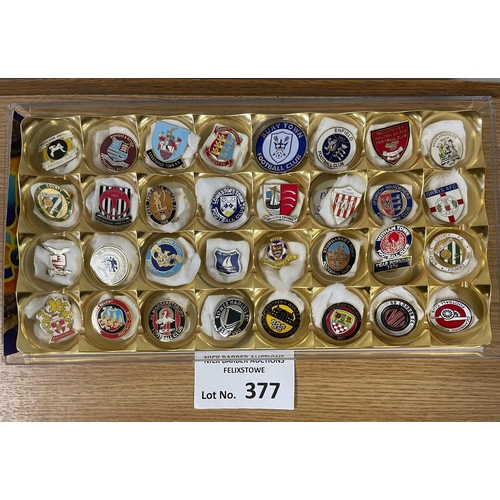 377 - Sports; Football: Football badges in 5 boxes; all non-league; Fine conditions; (160).