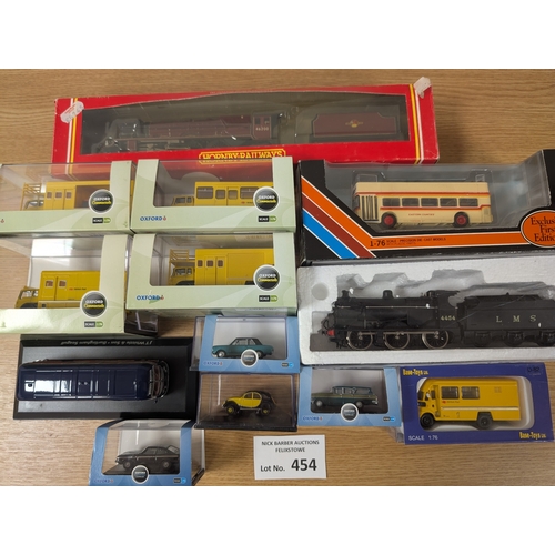 454 - Diecast; Railway: Box of mixed boxed railway items and related; Oxford Diecast, Hornby, etc.