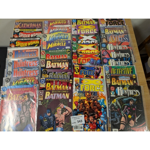 543 - Comics: Collection of comics including Catwoman, Racer X and Batman; mostly modern DC issues; (93).