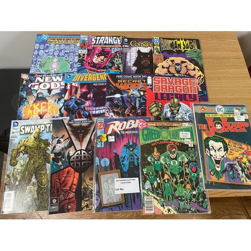 547 - Comics: Collection of DC/Marvel comics, including Green Lantern, X-Men, Avengers, Booster Gold, Blue... 