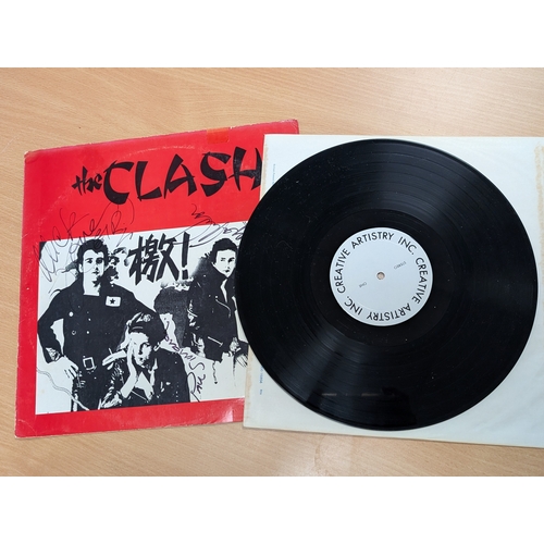 150 - Music Memorabilia: The Clash bootleg album by Creative Artistry fully SIGNED on the cover by the ban... 