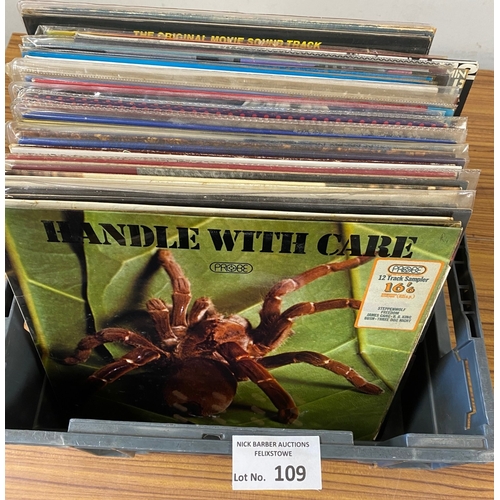 109 - Records : Box of albums, decent names, good conditions, incl U2, Neil Young, Lennon, Dylan, Gary Moo... 