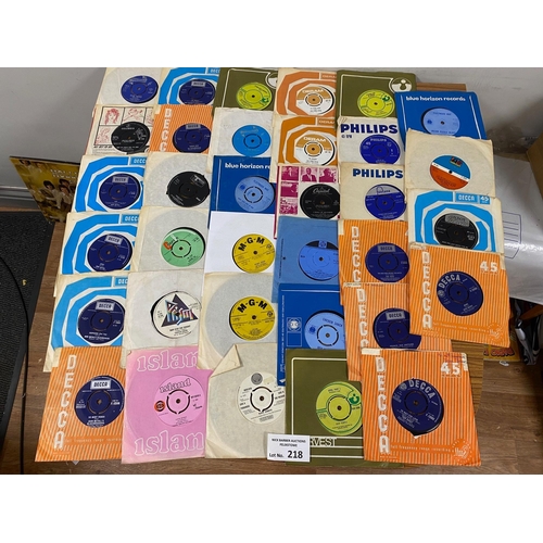 218 - Records : 120+ mainly 1960's singles incl many rarities, Led Zeppelin, John Mayall, Chicken Shack et... 