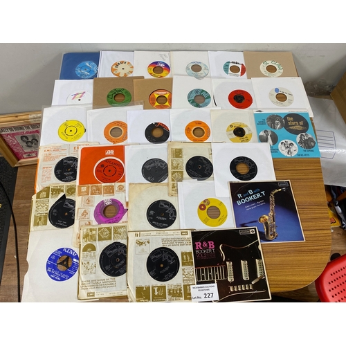 227 - Records : 30+ Northern Soul/Motown 7
