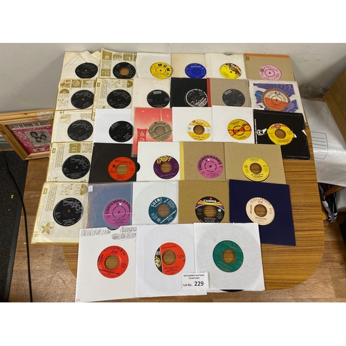 229 - Records : 30+ Northern Soul/Motown 7
