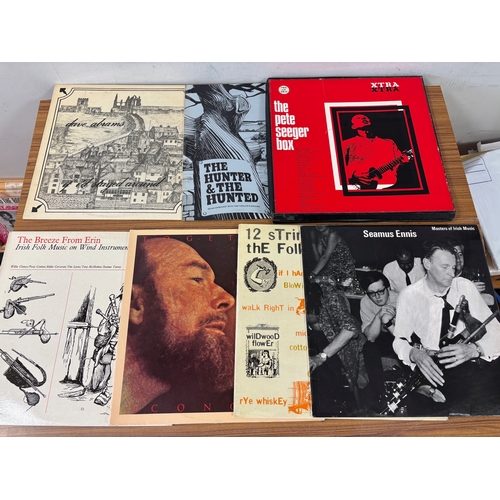 91 - Records : Folk albums and Seeger Box Set in great conditions, and rare labels (6).